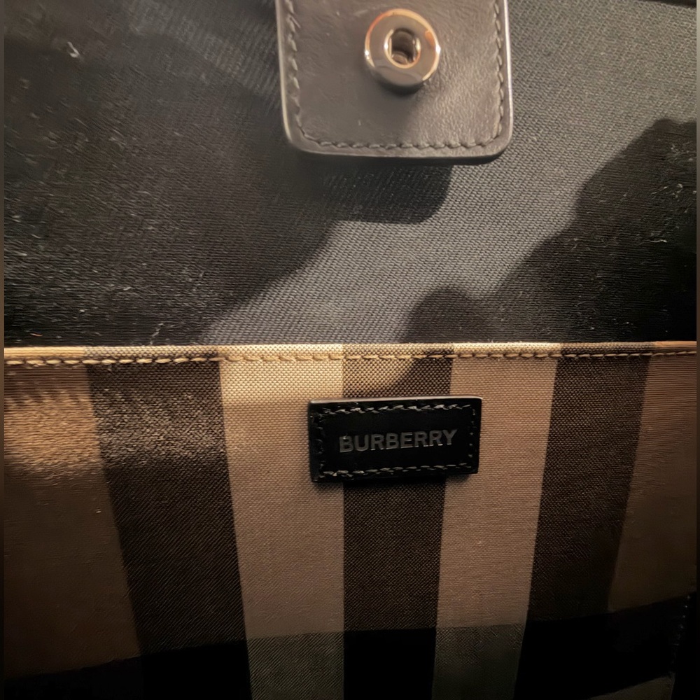 Burberry N/S Tote Black - Picture 6 of 8